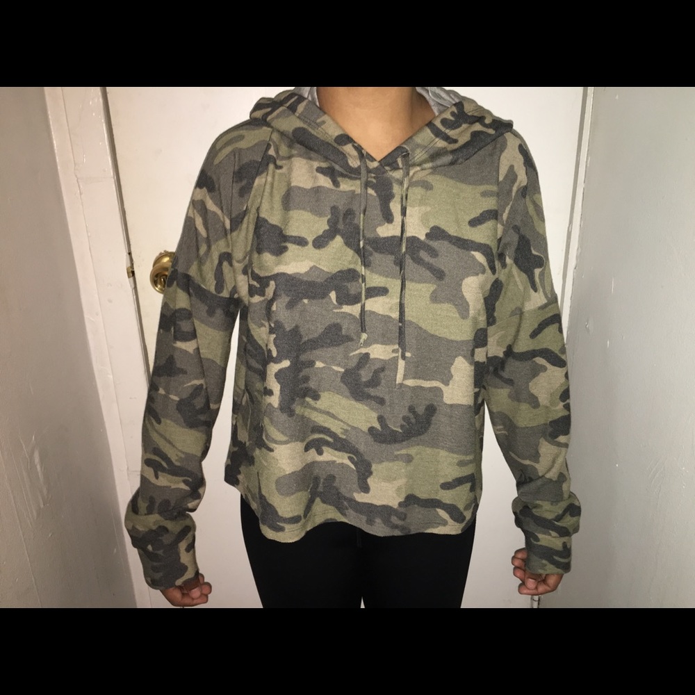 Cropped Camo Hooded Sweatshirt